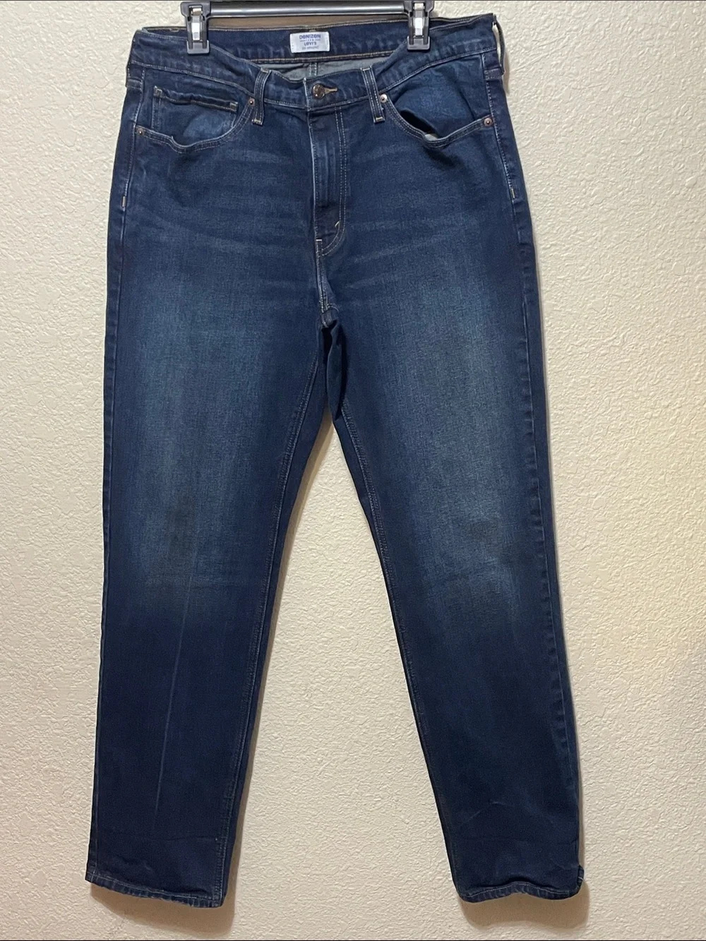 Denizen From Levi's 231 Athletic Men's Jeans. Good Condition. Size 36 by 34.